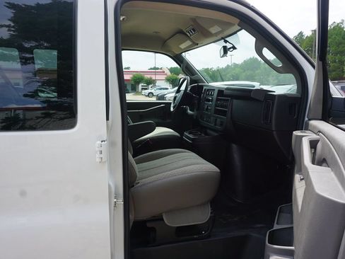 Used 2024 GMC Savana 3500 LS RWD image 14