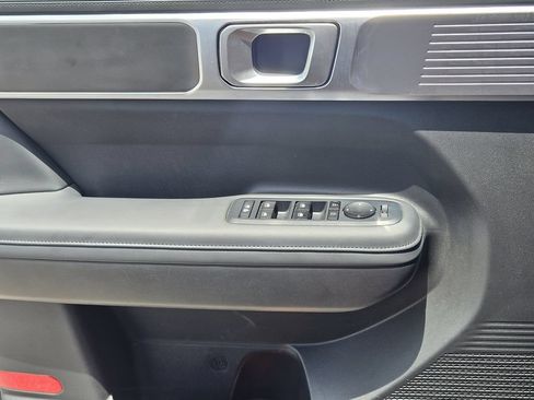 Certified 2025 Hyundai Santa Fe SEL FWD image 17