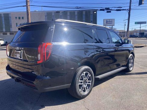 Used 2025 Ford Expedition Max Active image 3