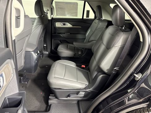 New 2026 Ford Explorer Active w/ Active Comfort Package RWD image 30