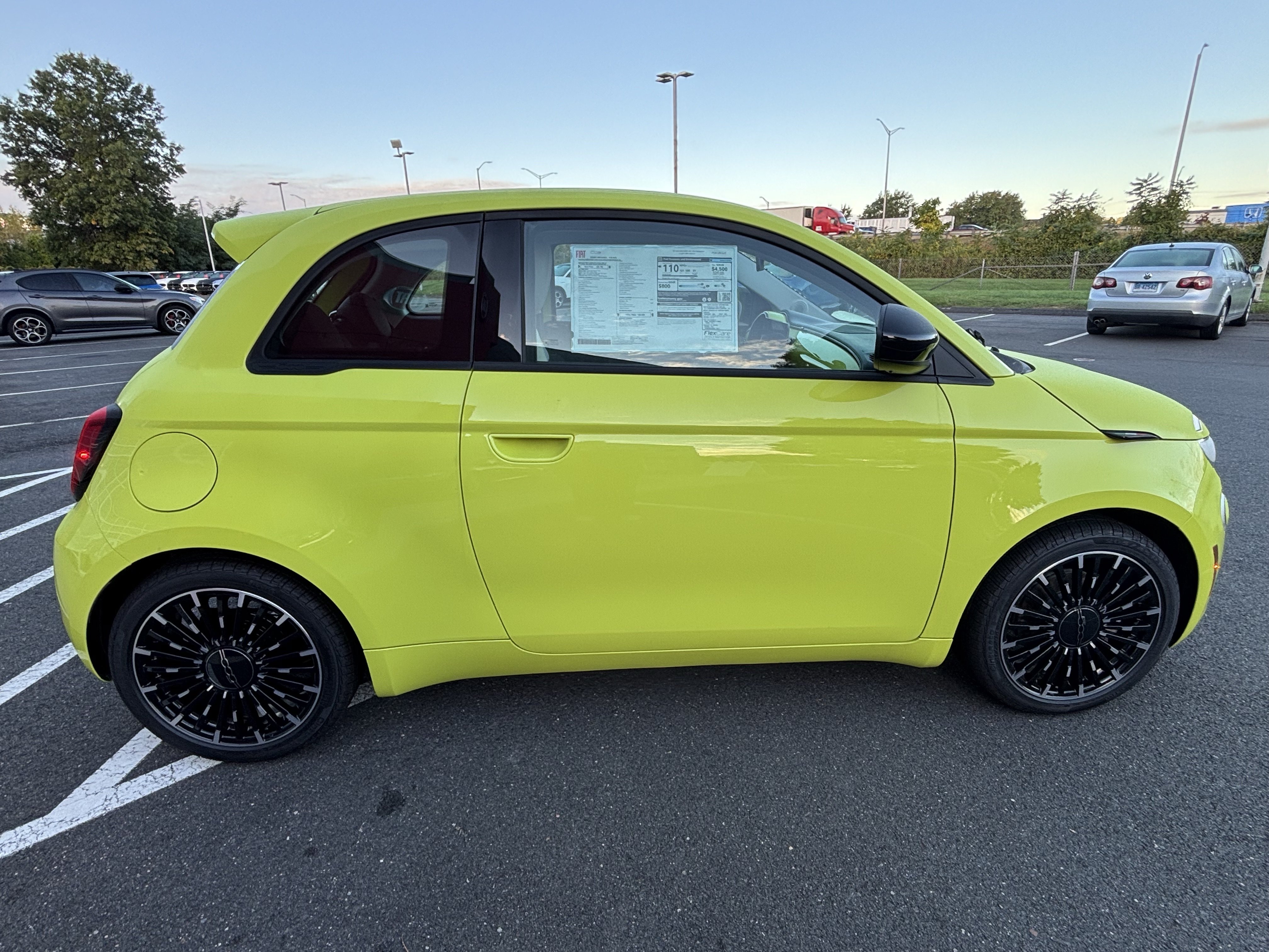 New 2026 FIAT 500 e w/ Comfort Group FWD image 7