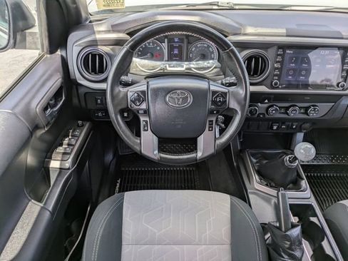 Used 2020 Toyota Tacoma TRD Off-Road AWD/4WD image 12