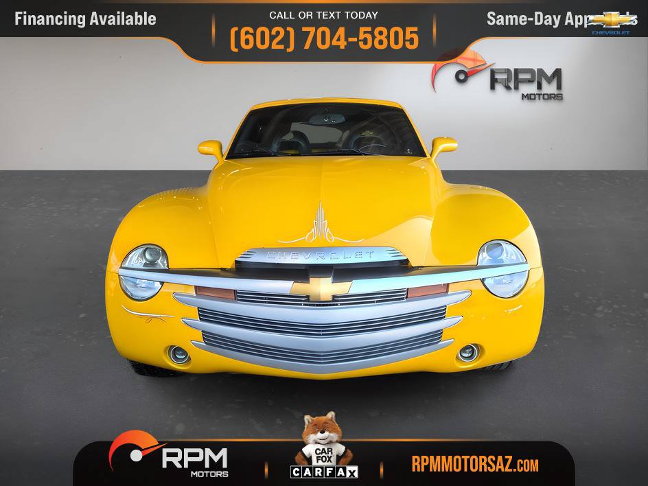 Used 2004 Chevrolet SSR w/ Preferred Equipment Group RWD image 2