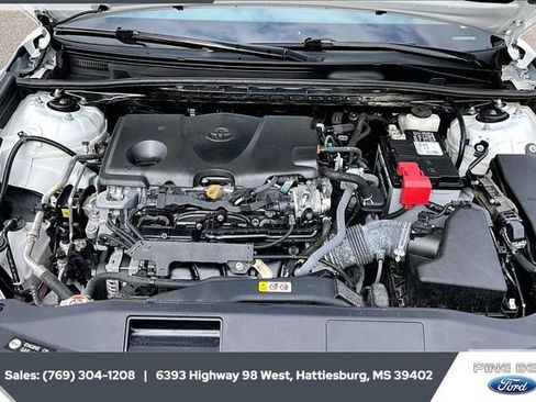 Used 2024 Toyota Camry SE image 8