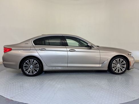 Used 2018 BMW 530e w/ Premium Package 2 image 8