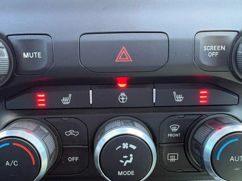 Used 2019 RAM 1500 Big Horn AWD/4WD image 12