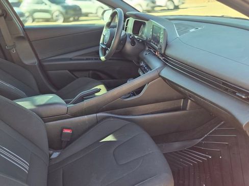 Used 2025 Hyundai Elantra Sport image 16