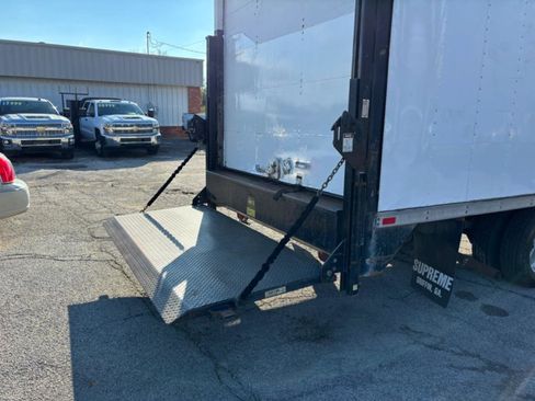 Used 2004 Ford E-350 and Econoline 350 Super Duty image 6