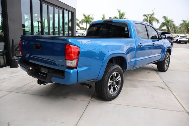 Used 2017 Toyota Tacoma TRD Sport w/ Tow Package RWD image 3