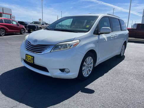 Used 2017 Toyota Sienna Limited Premium AWD/4WD image 15