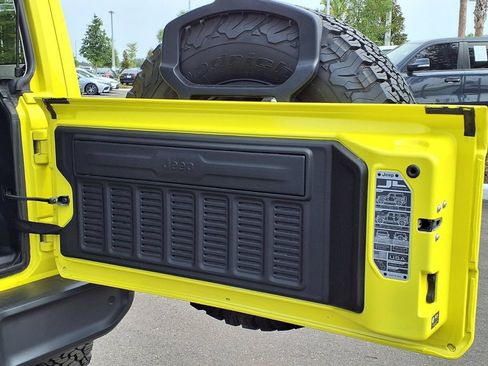 Used 2023 Jeep Wrangler Unlimited Rubicon w/ LED Lighting Group AWD/4WD image 22