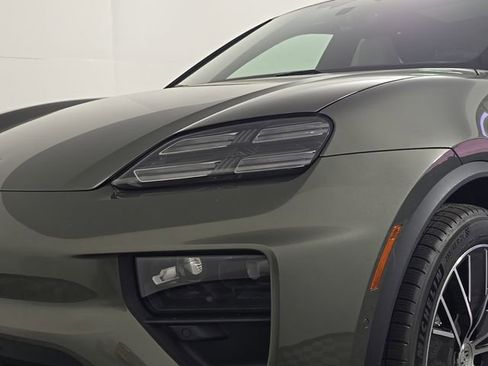 New 2026 Porsche Macan 4S Electric AWD/4WD image 12