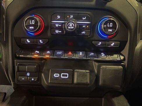 Used 2019 Chevrolet Silverado 1500 LT Trail Boss AWD/4WD image 29