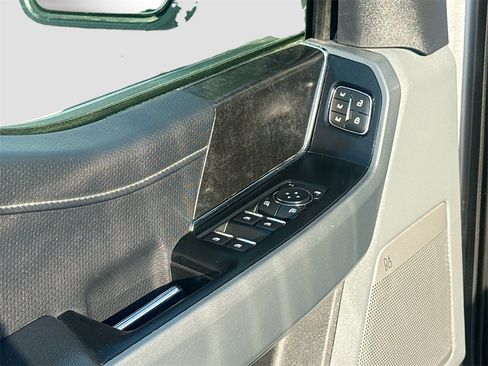 Used 2022 Ford F150 Lariat w/ Equipment Group 502A High image 18