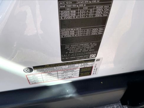 Used 2025 Land Rover Defender 110 S image 30