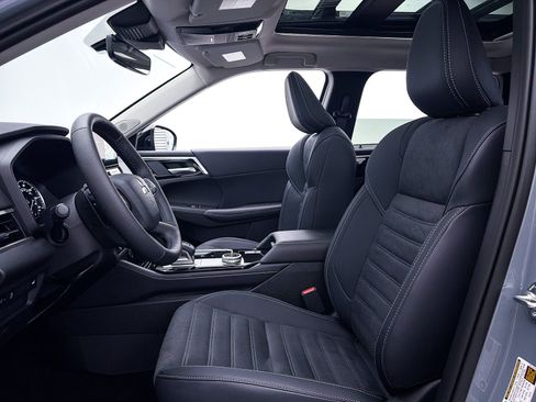 New 2026 Mitsubishi Outlander AWD image 10