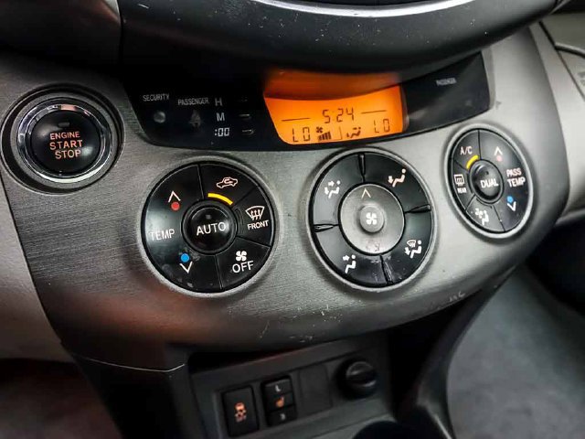 Used 2011 Toyota RAV4 Limited w/ Limited Extra Value Pkg AWD/4WD image 18