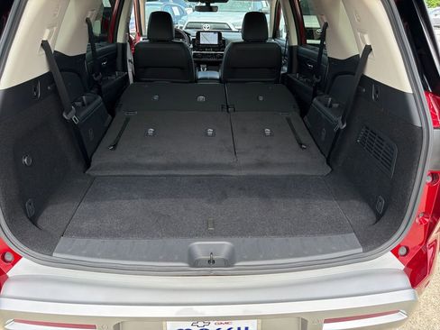 Certified 2025 Nissan Pathfinder SL AWD/4WD image 35