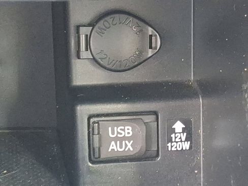 Used 2013 Toyota Camry LE FWD image 23