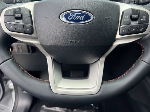 New 2026 Ford Explorer Active RWD image 9