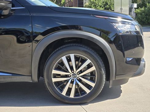 Used 2023 Nissan Pathfinder Platinum w/ Cargo Package image 11