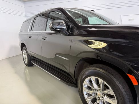 Used 2023 Chevrolet Suburban Premier image 30