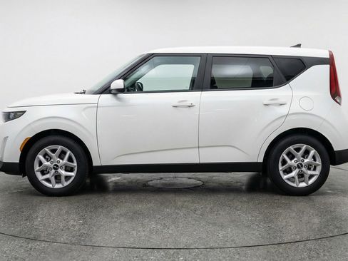 Used 2025 Kia Soul LX w/ LX Technology Package image 5