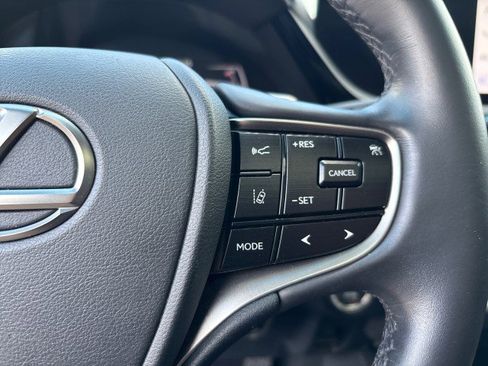 Used 2024 Lexus ES 350 w/ Accessory Package (Z1) image 18