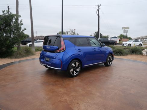 Used 2023 Kia Soul GT-Line image 2