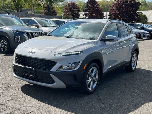 Used 2023 Hyundai Kona SEL AWD/4WD image 3