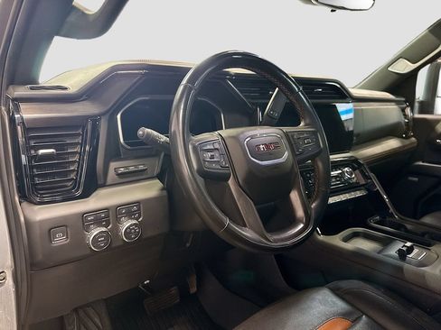 Used 2024 GMC Sierra 2500 AT4 w/ Technology Package AWD/4WD image 9