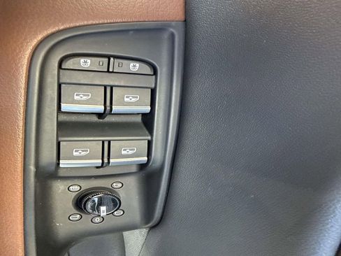 Used 2022 Audi Q8 Premium Plus image 19