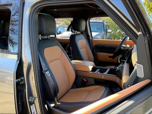 Used 2024 Land Rover Defender 130 X image 10