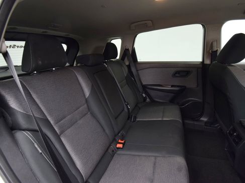 Used 2022 Nissan Rogue S image 24