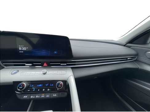 Used 2025 Hyundai Elantra Limited FWD image 27