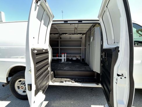 Used 2021 GMC Savana 2500 w/ Communications Package image 13