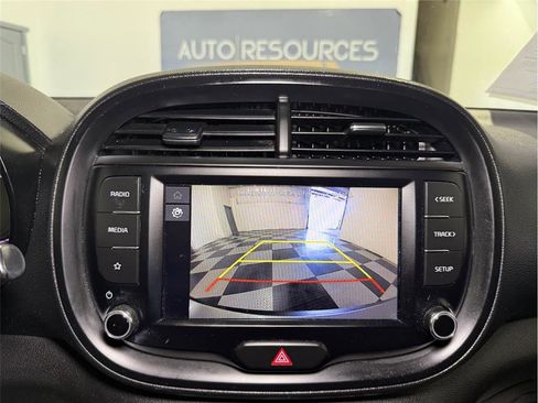 Used 2023 Kia Soul LX w/ LX Technology Package image 37
