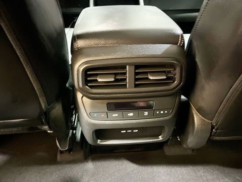 Used 2025 Honda Pilot Touring image 27