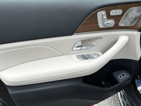 New 2026 Mercedes-Benz GLS 450 4MATIC image 11