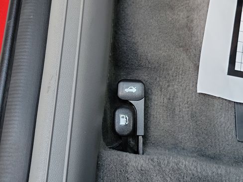 Used 2025 Hyundai Elantra Hybrid FWD image 18