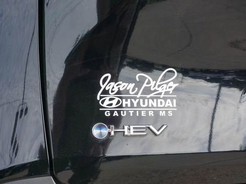 Used 2025 Toyota Sienna XLE FWD image 7