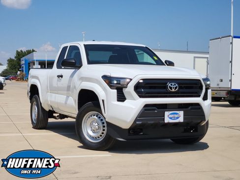 Used 2025 Toyota Tacoma SR RWD image 1