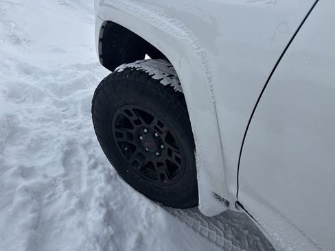 Used 2016 Toyota 4Runner SR5 Premium image 8