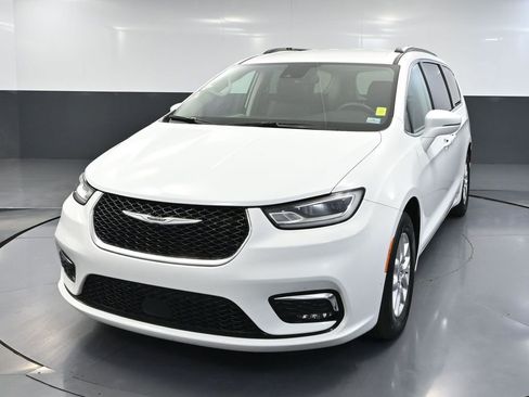 Used 2022 Chrysler Pacifica Touring-L FWD image 12