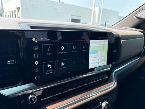 Used 2025 GMC Sierra 1500 SLT w/ SLT Premium Package AWD/4WD image 16