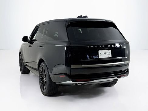 Used 2025 Land Rover Range Rover SE AWD/4WD image 3