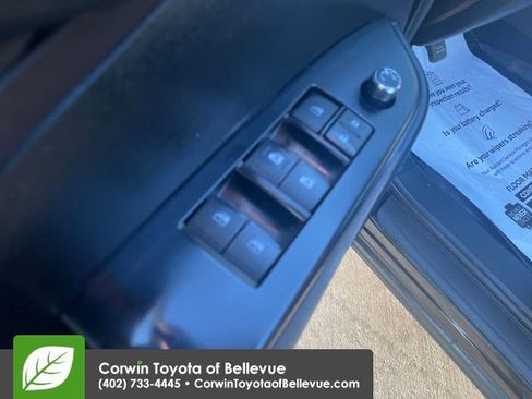 Used 2016 Toyota Highlander LE image 9