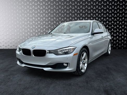 Used 2013 BMW 328i xDrive Sedan AWD/4WD image 2