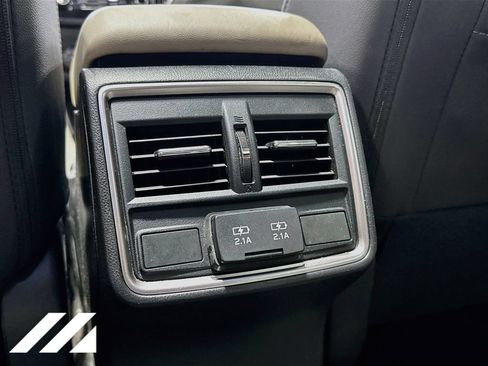 Used 2022 Subaru Forester Premium AWD/4WD image 27