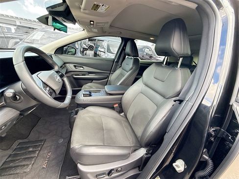 Used 2023 Nissan Ariya FWD image 23